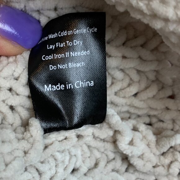 POL Chenille Chunky Turtleneck Color Block Sweater Fryed Hem Sweater Size Small - Picture 5 of 6